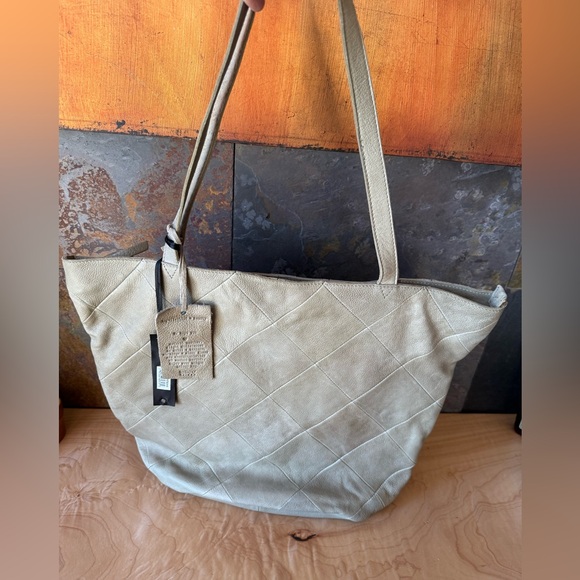 NWOT Latico Rudi Tote, pistachio color is darker, see pic 3 for real color - Picture 6 of 12